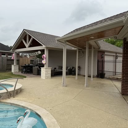 Outdoor Kitchen & Pavilion